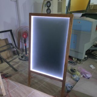 Bảng đen có led 60x120 viết phấn 1 mặt(tặng phấn+1 bảng treo)
