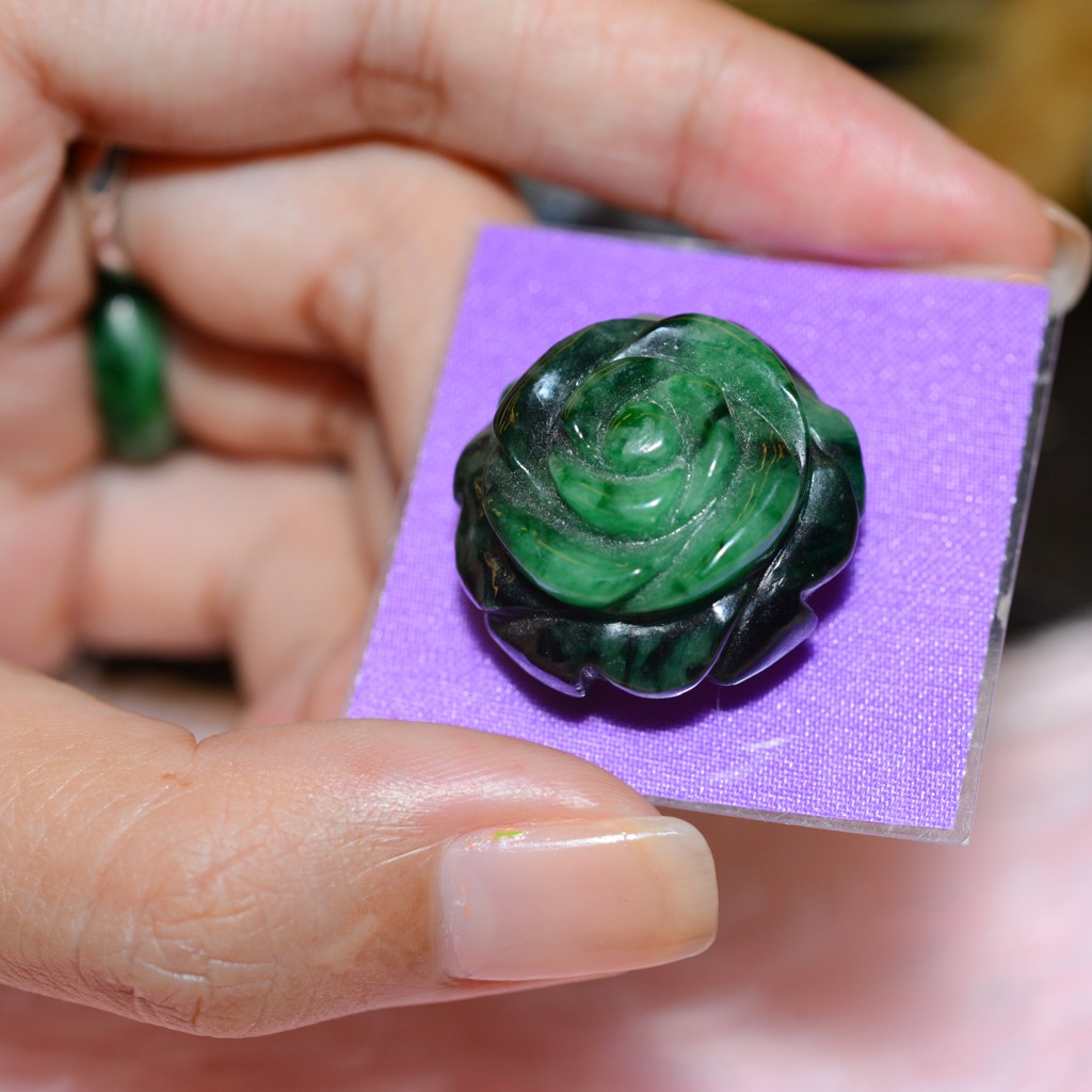 Đá hoa mẫu đơn lớn - Tông màu xanh rêu ngọc - Hợp với người mệnh Thuỷ, mệnh Mộc