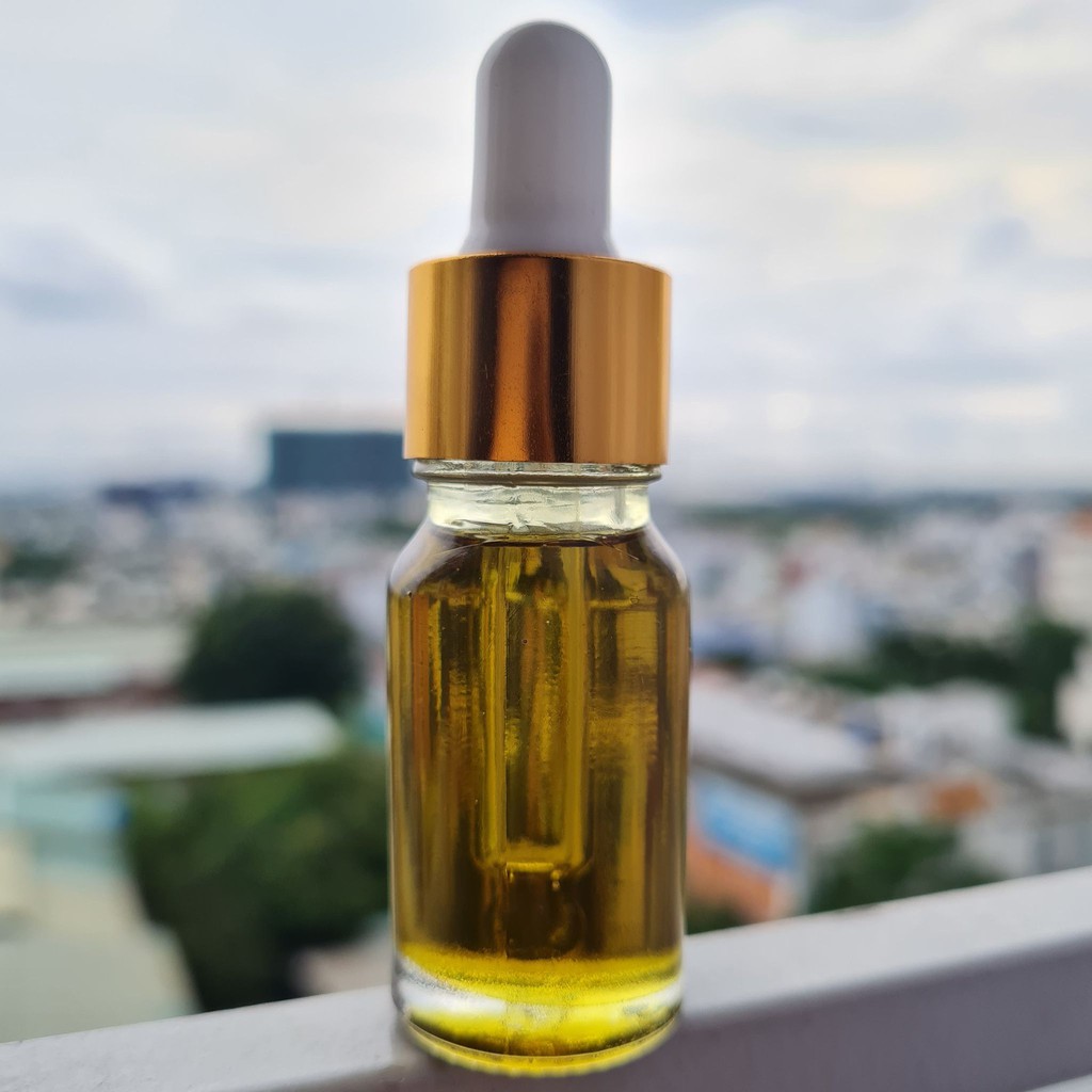 Dầu Mù U Xanh Nguyên Chất 10ml ( nhà làm)