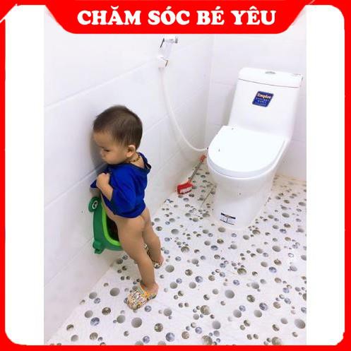 (Hàng Xịn) Bô Tiểu Cho Bé Trai, Bô Cho Bé Đứng Treo Tường Con Ếch