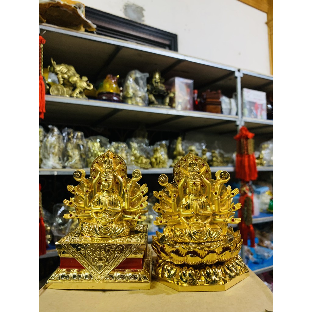 Tượng Phật Nghìn Mắt Nghìn Tay để ô tô