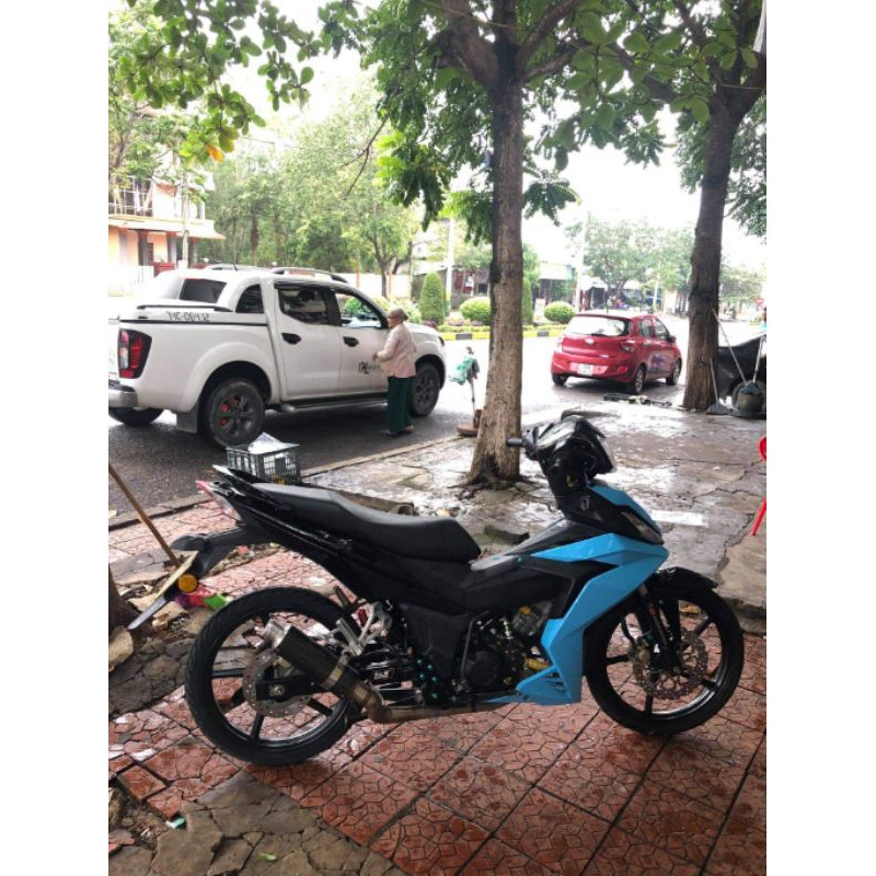 Mâm hrc 5 cây gắn như zin cho winner tặng đĩa trước