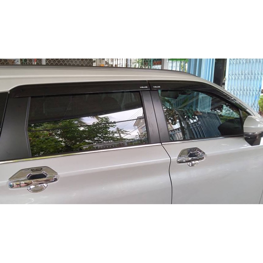 Vè che mưa Toyota Veloz 2022-2023
