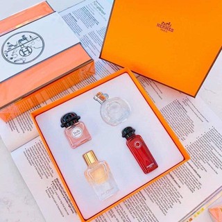 Set nước hoa Hermes 4 chai.