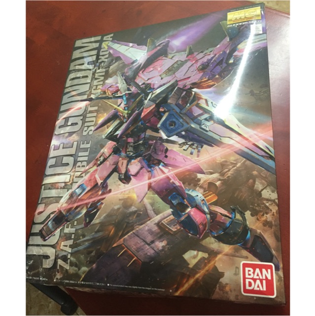 Mô hình MG Justice Gundam(Bandai)