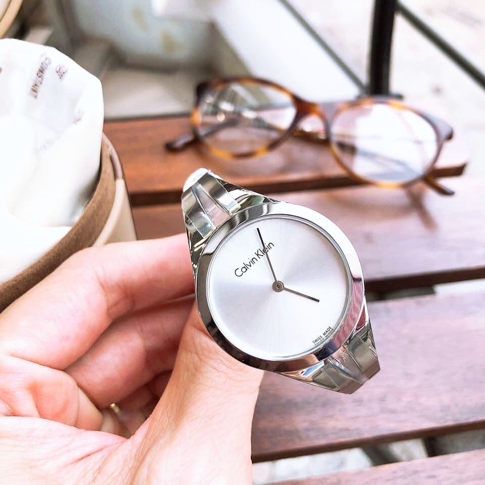 Đồng hồ nữ dây kim loại Calvin Klein