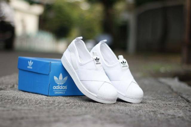 Giày Lười Adidas Thiết Kế Năng Động Hợp Thời Trang