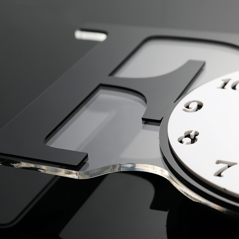 Đồng hồ treo tường hiện đại CL013 - We are family - Kích Thước: 30x86, 33.5x100, 42.5x100cm