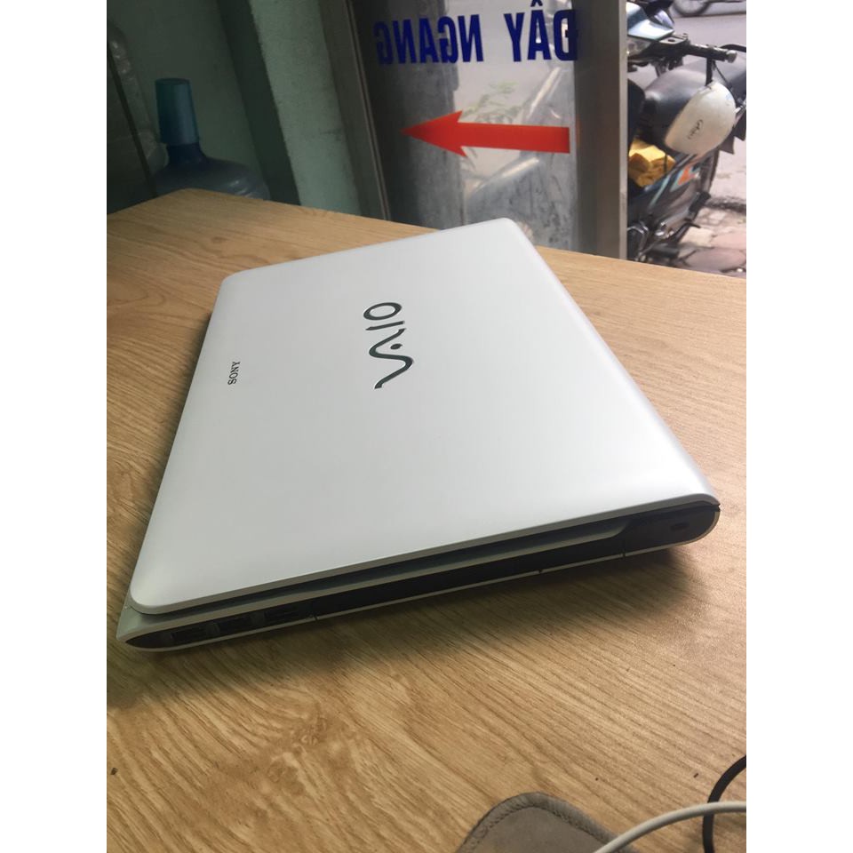 Hot laptop Sony Vaio SVE15 TRẮNG core i5-3210M Ram 4gb ổ cứng 320gb fui phím số cạc HD 4000 Tặng túi,chuột không dây | WebRaoVat - webraovat.net.vn