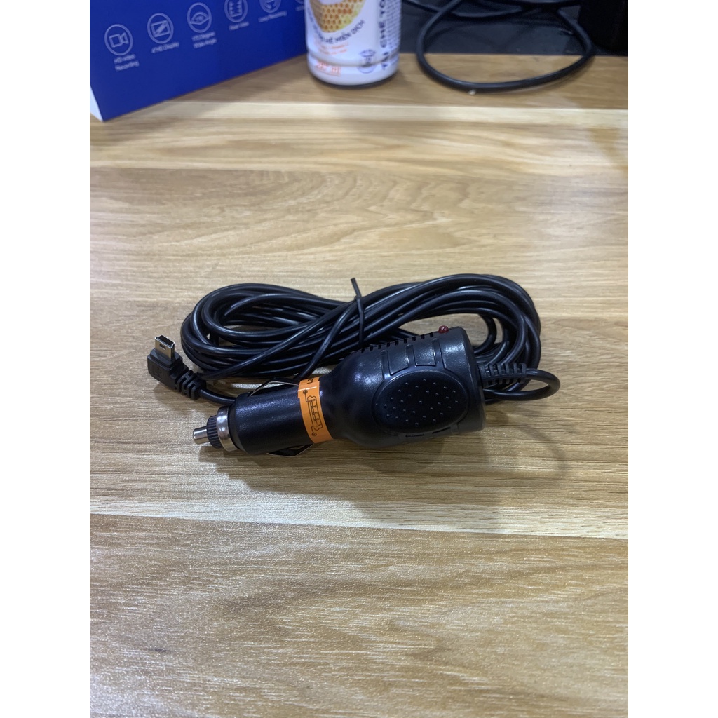 Camera hành trình X4 XETABON , cảm ứng 4 inch full HD, quay hình trước sau cùng lúc, cảnh báo va chạm phía trước