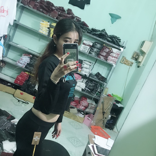 Áo CropTop tay dài in chữ SAL ( kèm ảnh thật) tay dài