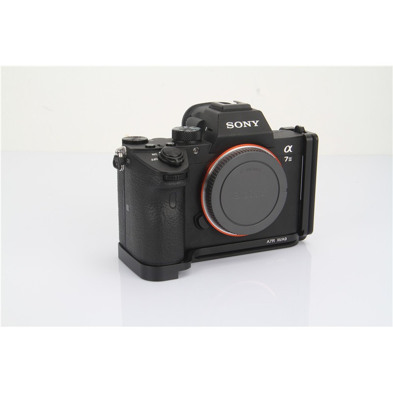 Khung L-Plate thao tác nhanh bảo vệ máy ảnh Sony A7R3/A9/A7III