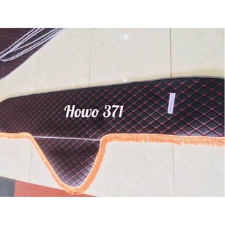 Thảm taplo xe tải chất liệu Da 5d - Xe Howo 3-4 chân 371