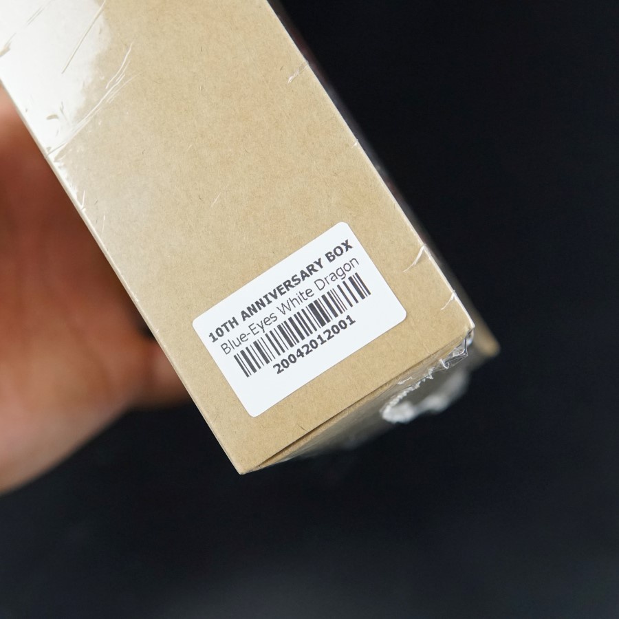 Hộp kỷ niệm 10 năm thành lập M2 10th Anniversary Box - Yugioh Blue-Eyes White Dragon