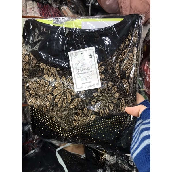 Áo thun trung niên phối ren kim sa