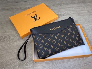 Ví cầm tay lv (Ảnh thật shop chụp)