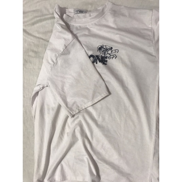 Pass áo phông trắng