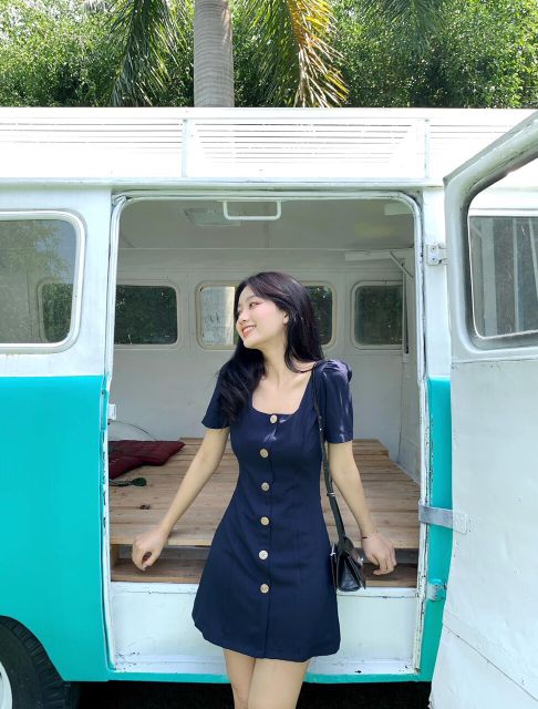 Đầm công sở cổ vuông nút gỗ xinh xắn | BigBuy360 - bigbuy360.vn