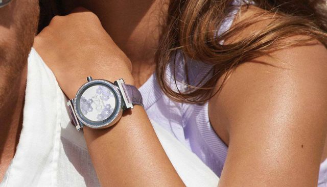 Michael Kors Truy cập Đồng hồ thông minh nữ màn hình cảm ứng Sofie Rose Gold-Tone