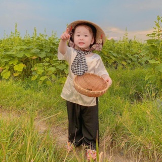Bà ba áo trắng quần đen cho bé