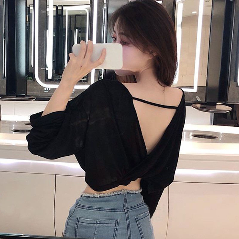 Áo lửng tay dài thiết kế cổ chữ V nữ tính