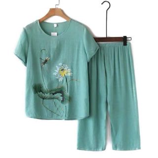 Bộ quần áo tơ đũi cho các bà, các mẹ.