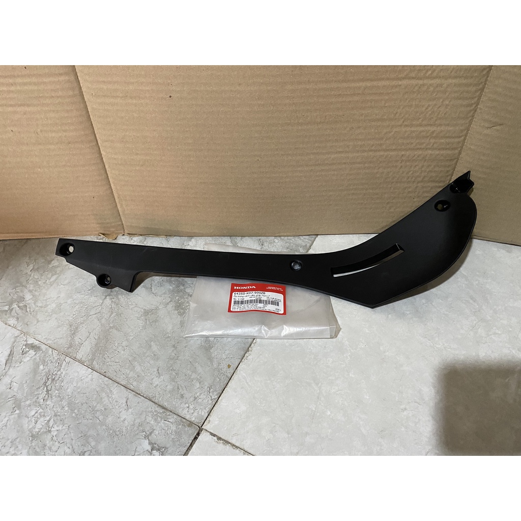 Ốp trong cánh yếm bên phải HONDA WAVE RSX110 năm 2012 màu Đen. 64350K07900ZB