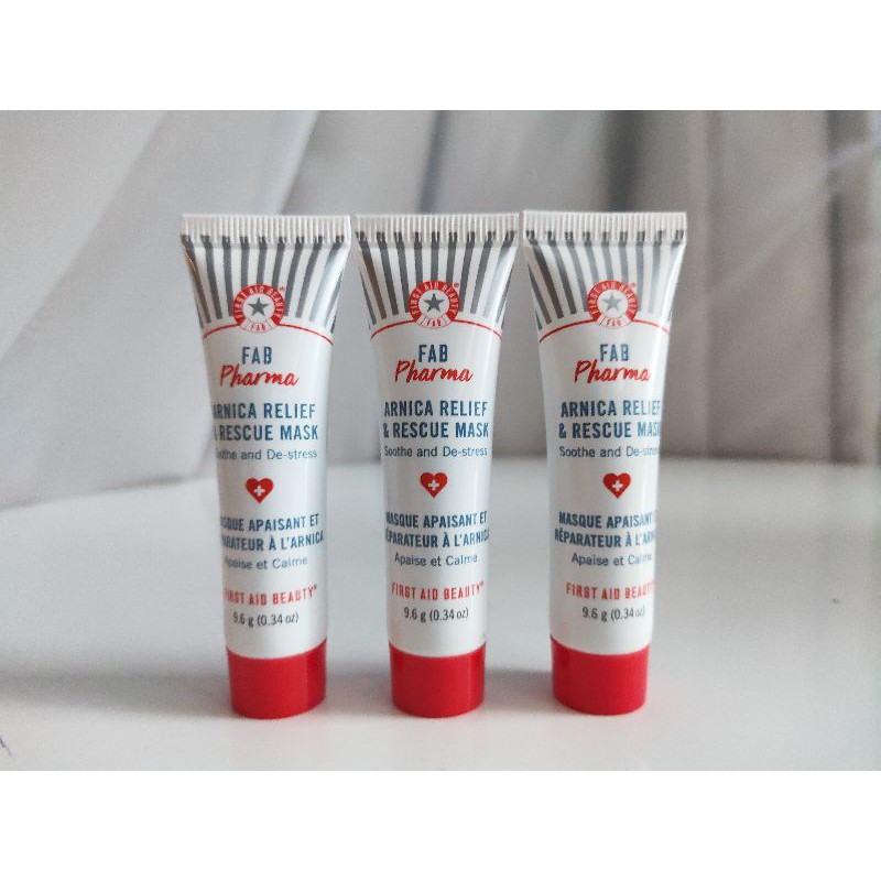 Mặt nạ làm dịu giải cứu làn da First Aid Beauty Pharma Arnica Relief & Rescue Mask 10g (Bill Mỹ)