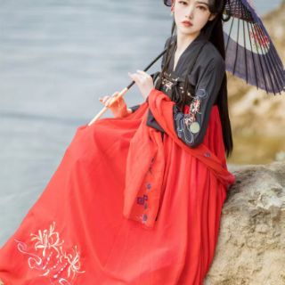 (CÓ SẴN) Hán phục bỉ ngạn hoa