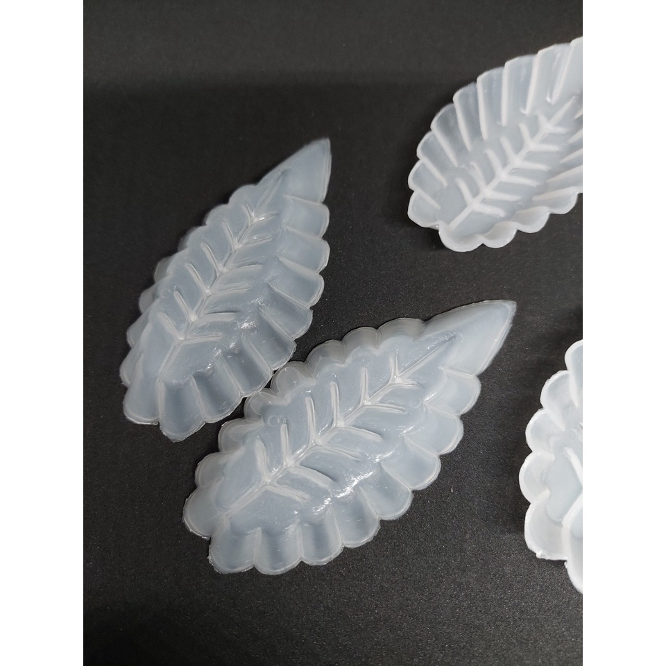 Set 20 KHUÔN NHỰA LÀM RAU CÂU BÁNH BÒ HÌNH CHIẾC LÁ 10 CM