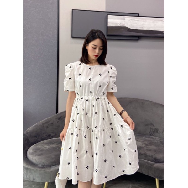 Đầm tiểu thư dáng basic hoa in