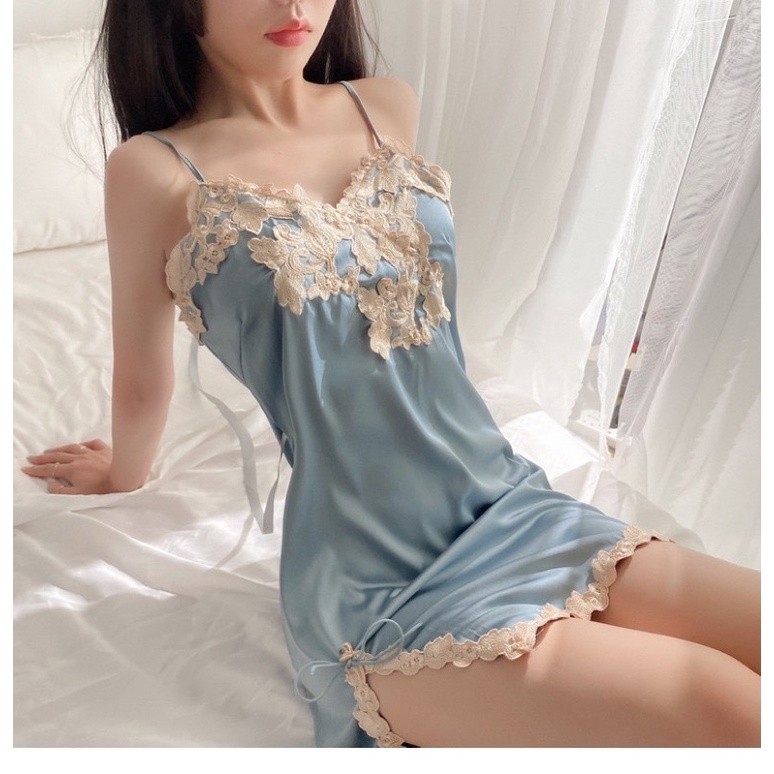 Váy ngủ lụa trơn xẻ đùi hoa nổi sexy VN250