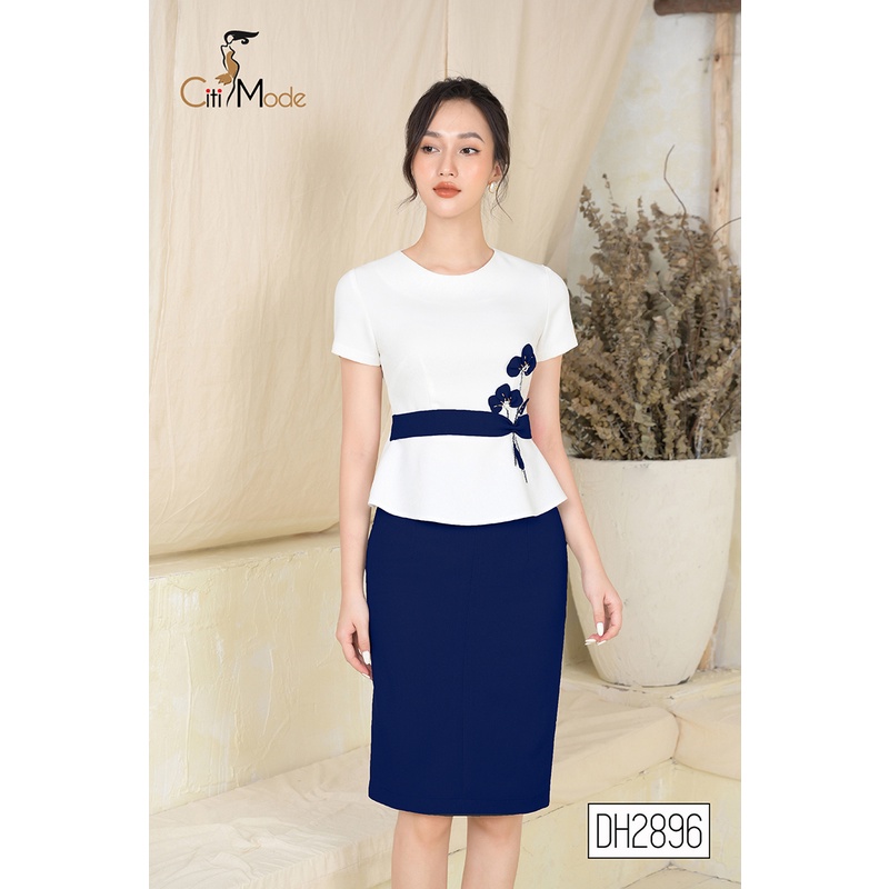 Đầm ôm công sở peplum trắng phối xanh than đính hoa cao cấp DH2896