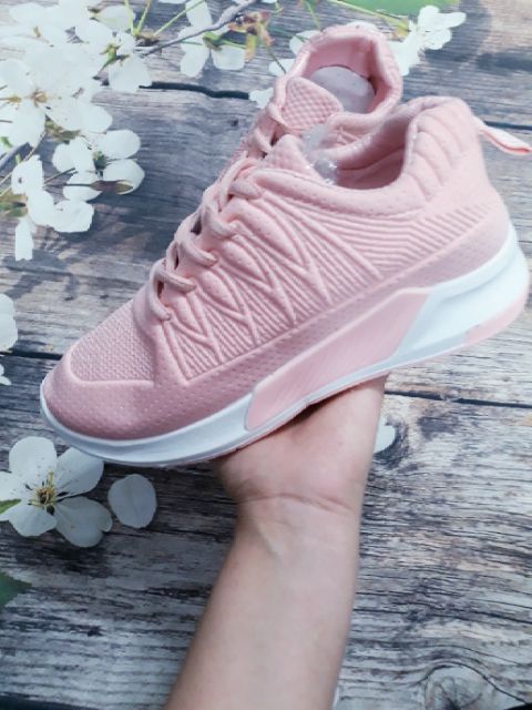 Giày thể thao vằn