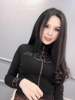 Áo cổ lọ đính đá