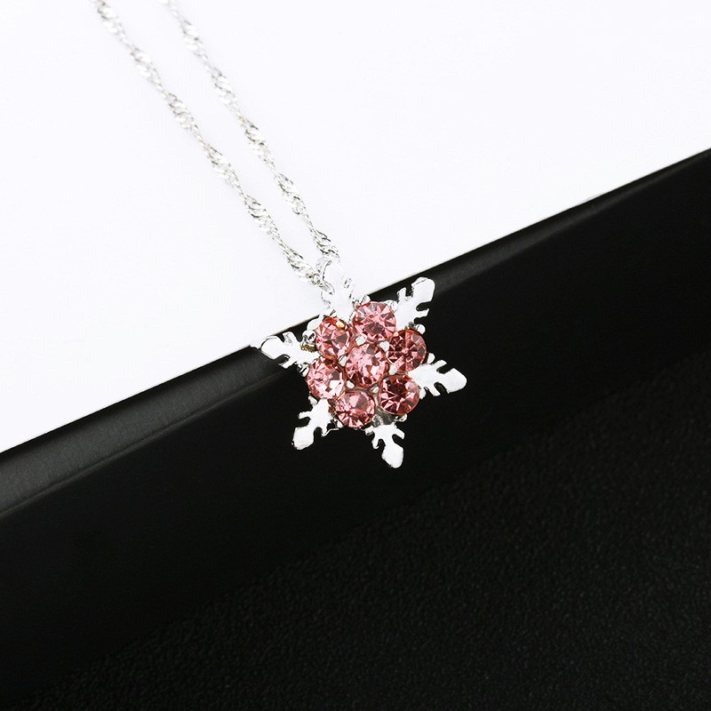 Dây chuyền mặt hoa tuyết đính đá pha lê tự nhiên sang trọng