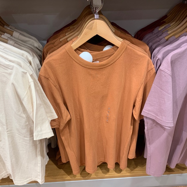 Áo U uniqlo của Nam