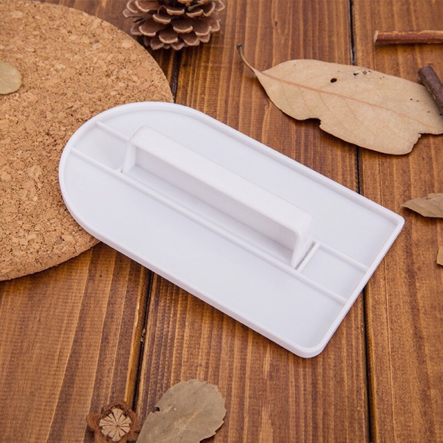 Bàn xoa trang trí bánh