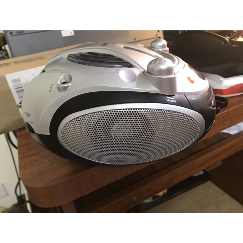 đài CD Radio Aux in Nhật bản