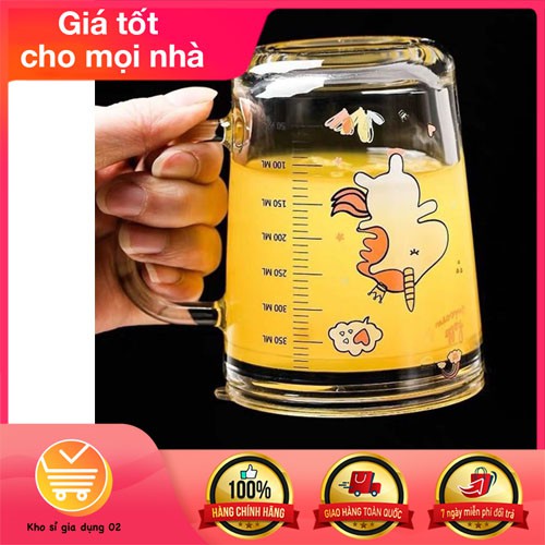 Cốc Thủy Tinh Chia Vạch Có Nắp Và Ống Hút