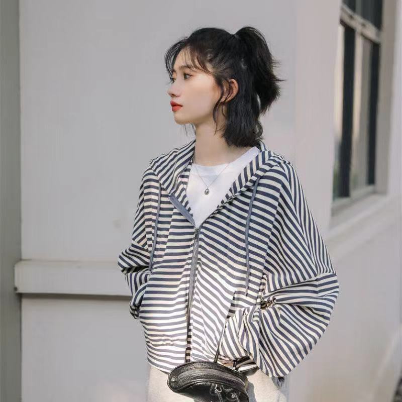 Áo khoác hoodie tay dài họa tiết kẻ sọc ngang phong cách Hàn Quốc dễ thương cho nữ