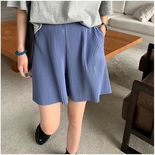 Quần đùi xếp ly nữ