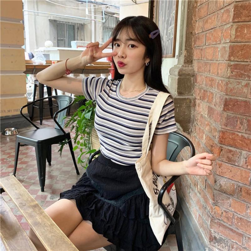 Áo Croptop tay ngắn hoạ tiết kẻ sọc cho nữ