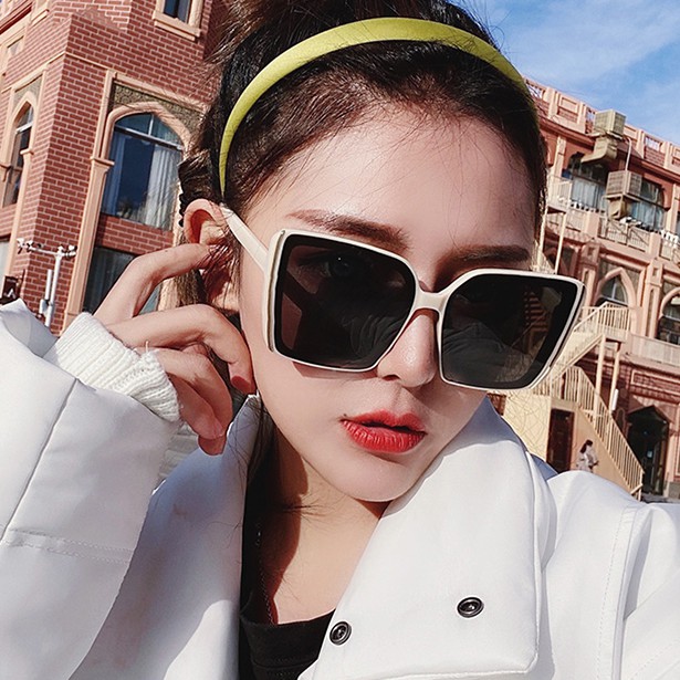 Kính râm phong cách thời trang Hàn Quốc sành điệu