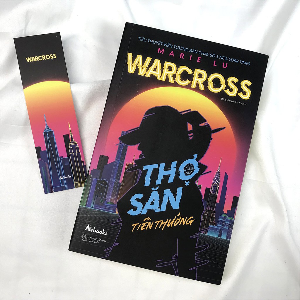 Sách - Warcross - Thợ Săn Tiền Thưởng (Kèm Bookmark)