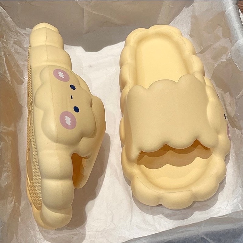 DÉP BÁNH MÌ MÂY MẶT CƯỜI QUAI NGANG