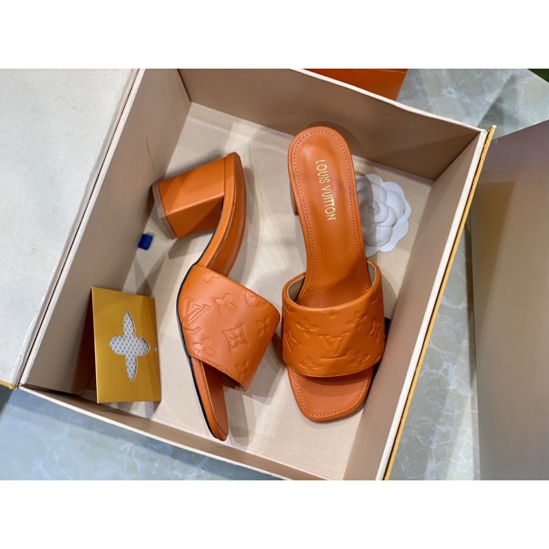 Guốc Hoạ Tiết Chìm LV