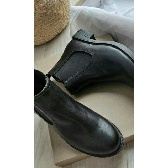 (Size 36) Pass giày Chelsea Boots của SIMPLE.SHOO