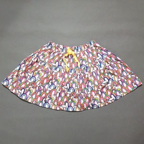 Váy quần bé gái in họa tiết hoa lá mùa xuân rực rỡ