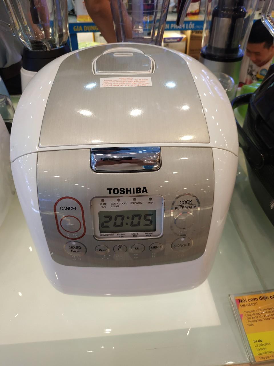 Nồi cơm điện tử Toshiba 1.8 lít RC-18NMF ( HÀNG TRƯNG BÀY ) SX THAI LAND mới 98%